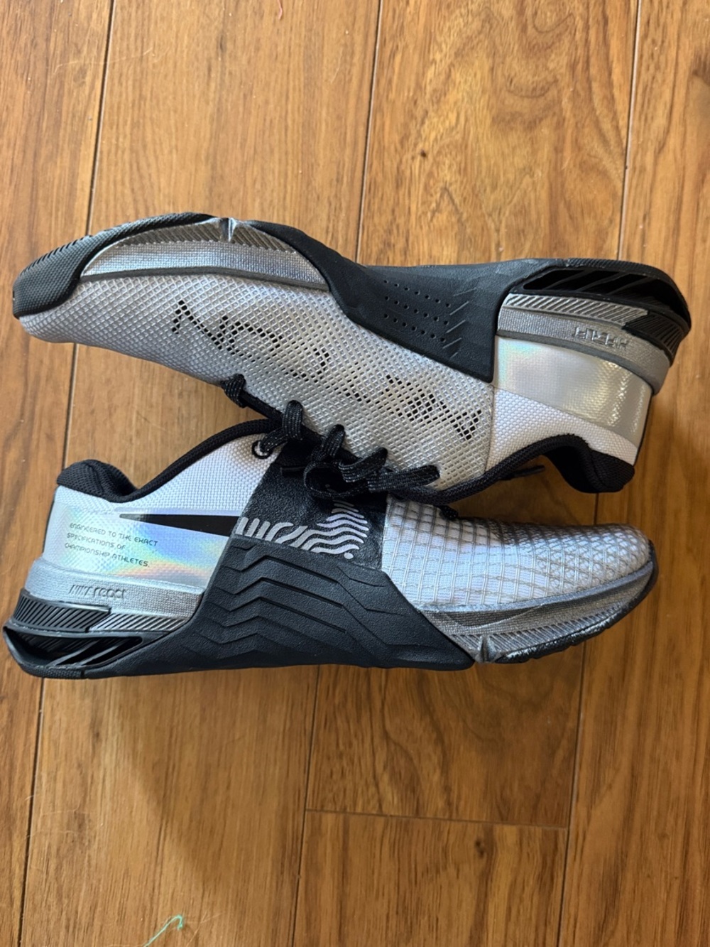 Nike Metcon 8 Women’s Silver and Black Training Sneakers size 7 like new
